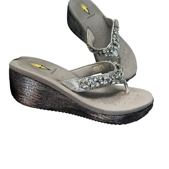 Volatile Wedge Sandals Size 10 Gray Silver Rhinestones, Summer, Spring, Tropical - Picture 3 of 7